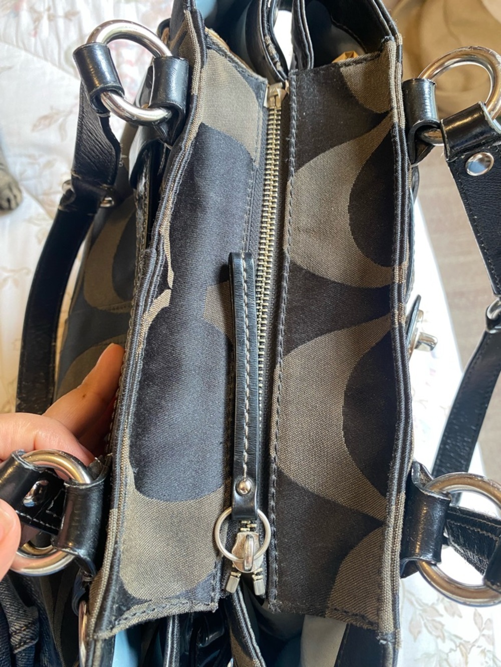 Coach Black Signature Shoulder Bag - Picture 5 of 8